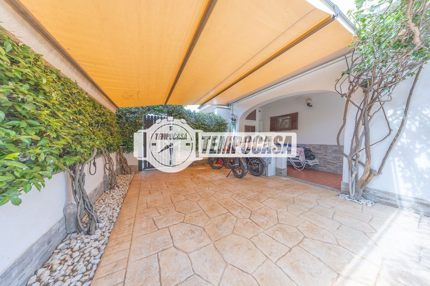 Квартира с 2 комнатами в Черветери, Италия № 279991