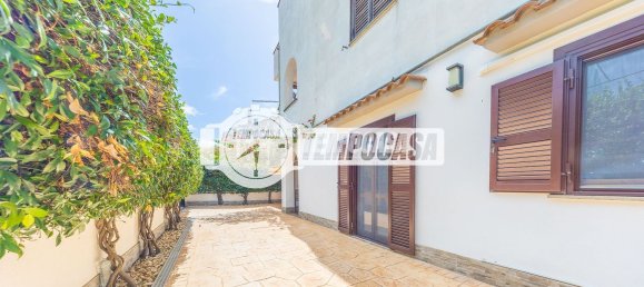 Квартира с 2 комнатами в Черветери, Италия № 279991 4