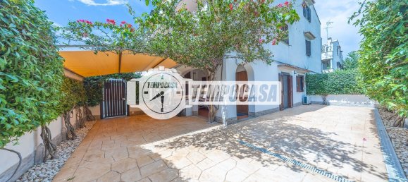 Квартира с 2 комнатами в Черветери, Италия № 279991 3