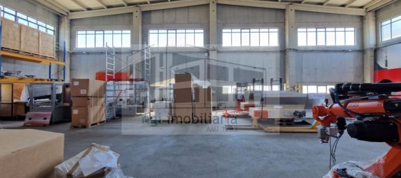 1610m² Warehouse in Loures, Portugal No. 96696 4