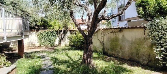 Villa de 8 habitaciónes en Carrara, Italy No. 277874 34