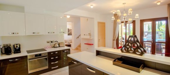 3 Schlafzimmer Villa in Paphos, Cyprus, Nr. 9529 5