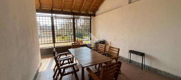 2 bedrooms Villa in Novara, Italy No. 90004 3