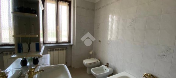 2 bedrooms Villa in Novara, Italy No. 90004 15