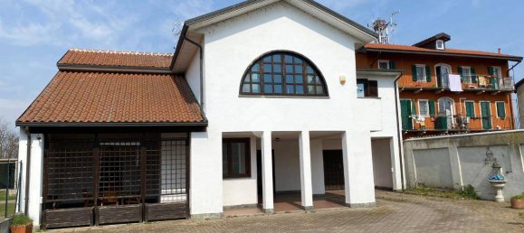 2 bedrooms Villa in Novara, Italy No. 90004 28