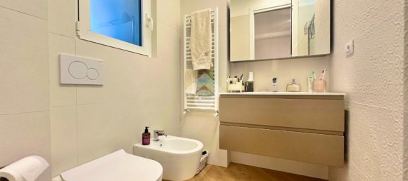 3 bedrooms Apartment in Bari, Italy No. 39605 39