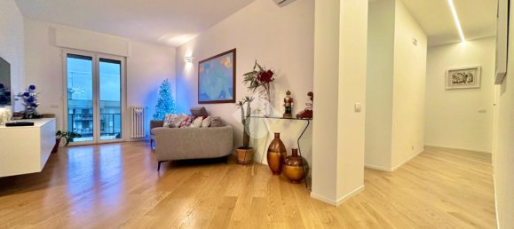 3 bedrooms Apartment in Bari, Italy No. 39605 11