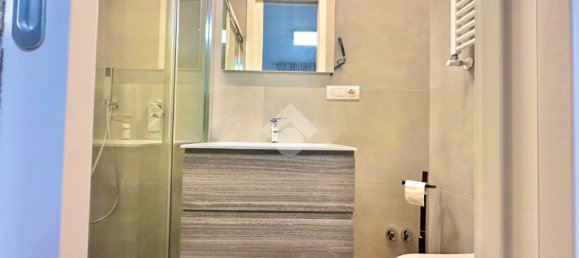 3 bedrooms Apartment in Bari, Italy No. 39605 4