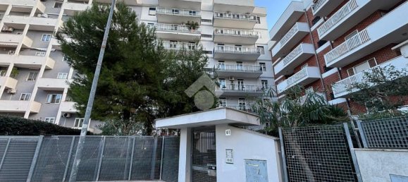 3 bedrooms Apartment in Bari, Italy No. 39605 7