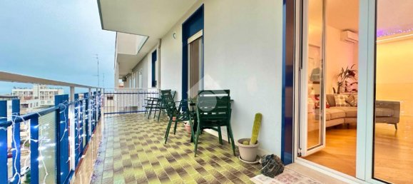 3 bedrooms Apartment in Bari, Italy No. 39605 14