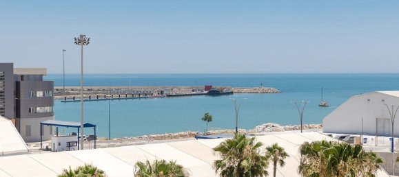 4 bedrooms Apartment in Malaga, Spain No. 135885 3