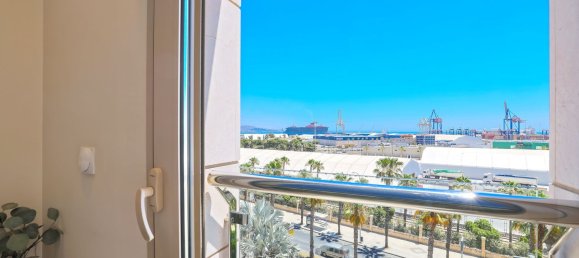 4 bedrooms Apartment in Malaga, Spain No. 135885 11