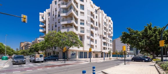 4 bedrooms Apartment in Malaga, Spain No. 135885 5