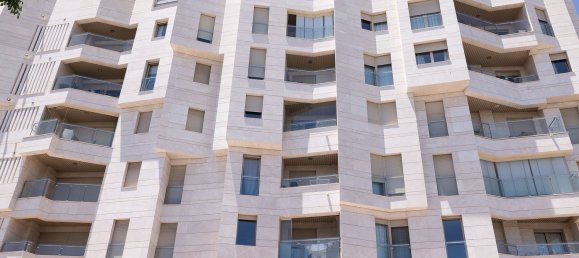 4 bedrooms Apartment in Malaga, Spain No. 135885 7