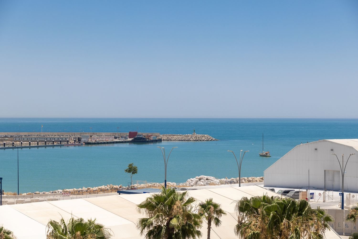 4 bedrooms Apartment in Malaga, Spain No. 135885