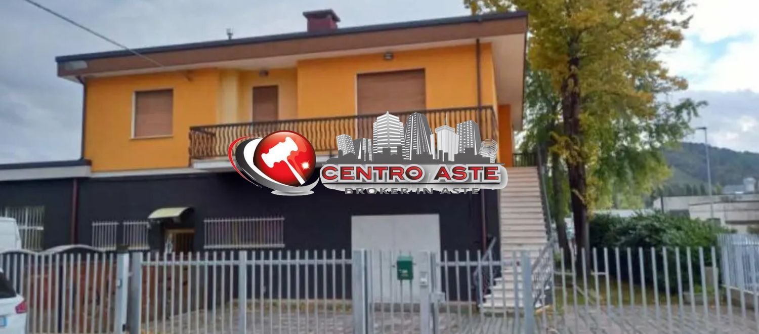 Apartamento T9 em Sant'Angelo in Vado, Italy N.º 401962