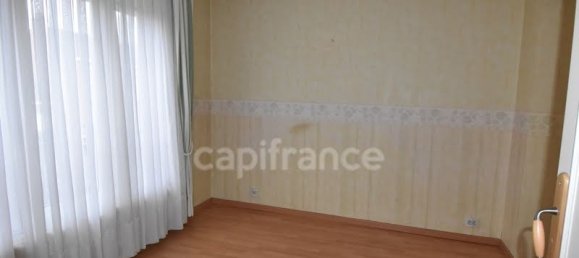 Casa de 4 dormitorios en Neuville-en-Ferrain, France No. 159909 12