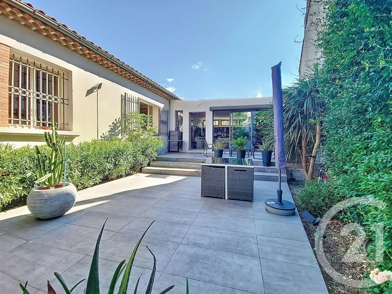 Casa de 4 dormitorios en Avignon, France No. 339557