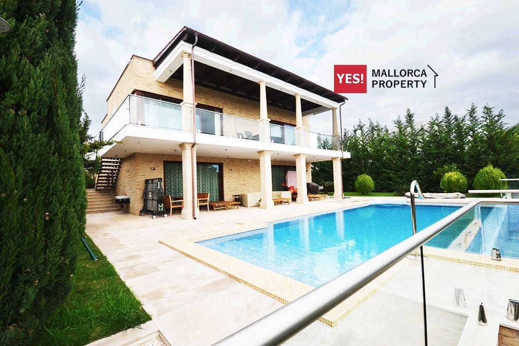 4 bedrooms House in Nova Santa Ponsa, Spain No. 239022