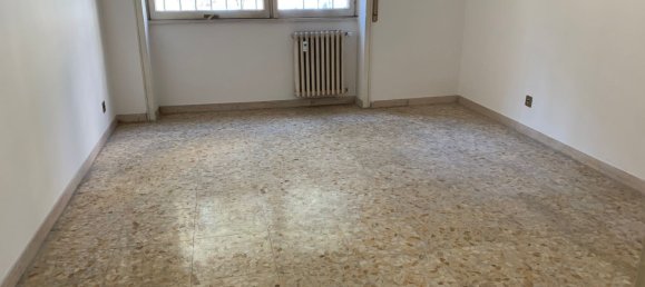 4 rooms Apartment in Rome, Italy No. 199240 2