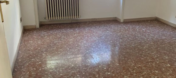 4 rooms Apartment in Rome, Italy No. 199240 3