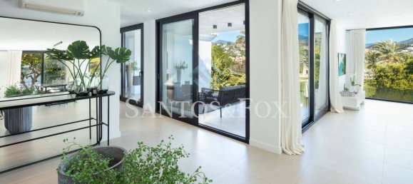 4 bedrooms Villa in Marbella, Spain No. 30596 2
