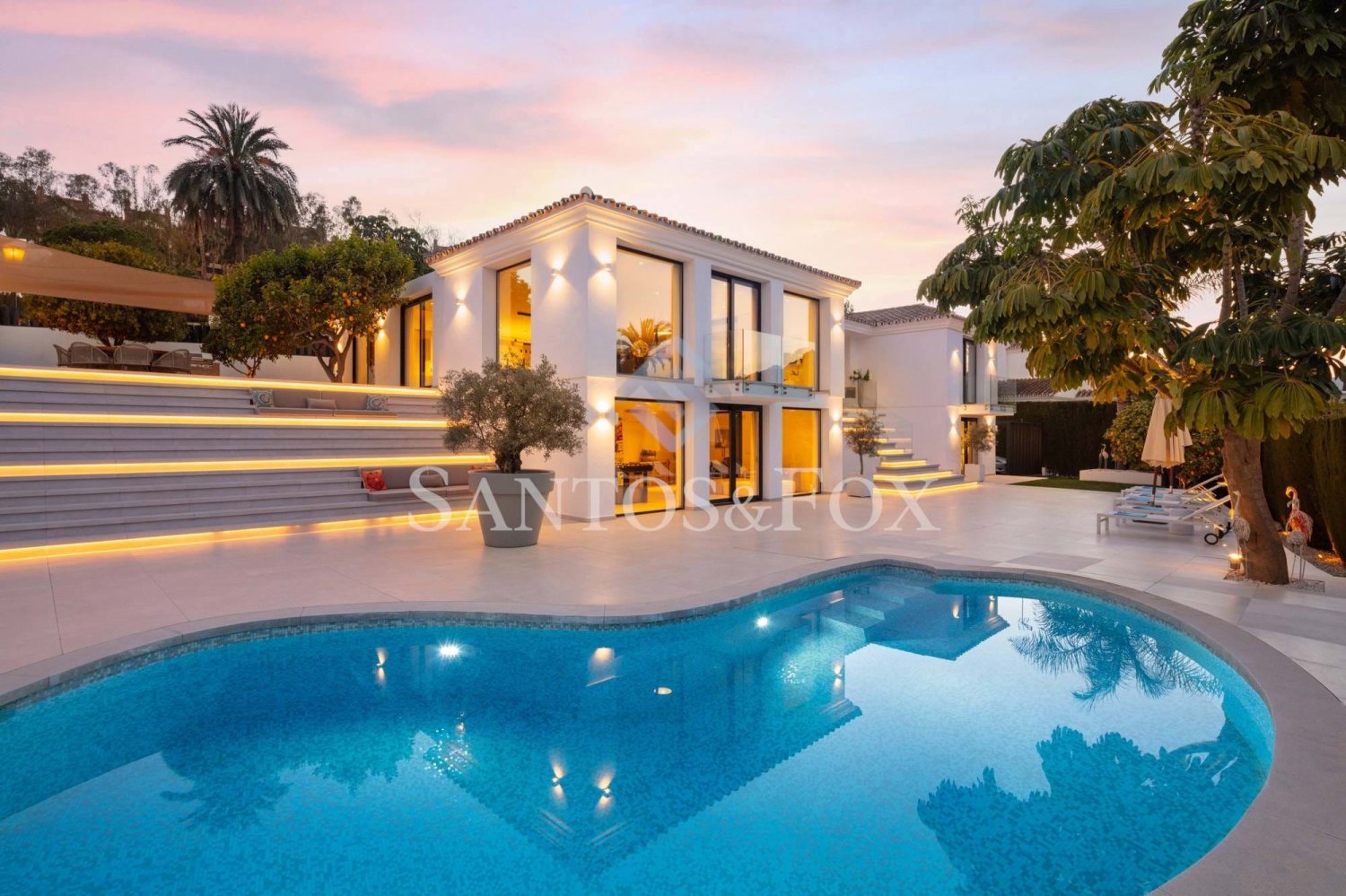 4 bedrooms Villa in Marbella, Spain No. 30596