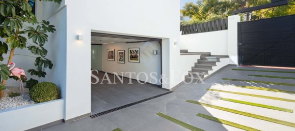 4 bedrooms Villa in Marbella, Spain No. 30596 16
