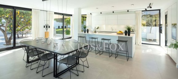 4 bedrooms Villa in Marbella, Spain No. 30596 6