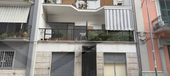 Propiedad comercial en Bari, Italy 25 m² No. 17355 3