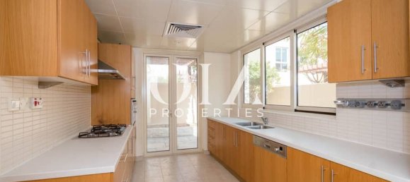 Villa de 4 dormitorios en Al Raha Gardens, UAE No. 17328 6