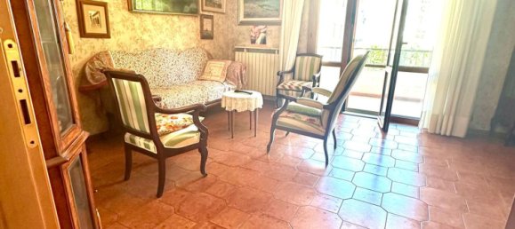 5 rooms Apartment in Massa, Italy No. 109945 24