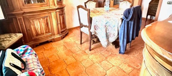 5 rooms Apartment in Massa, Italy No. 109945 14