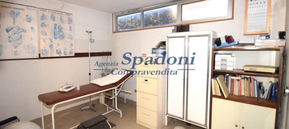 Bureau à Montecatini Terme, Italy 76m² No. 160607 5