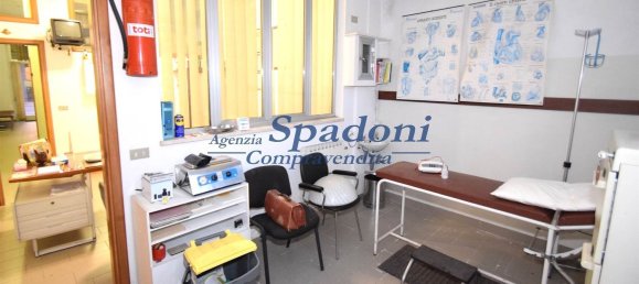 Bureau à Montecatini Terme, Italy 76m² No. 160607 7