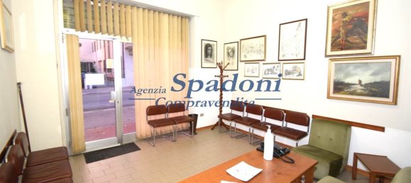 Bureau à Montecatini Terme, Italy 76m² No. 160607 2