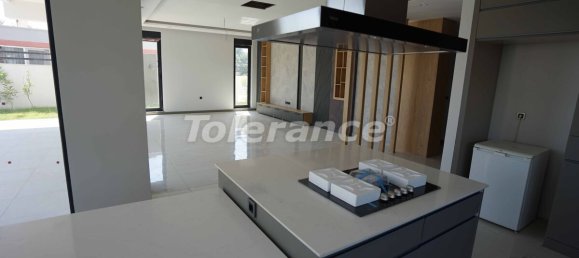 Villa 5+1 in Antalya, Turkey No. 4202 4