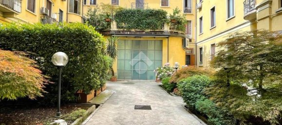 3 bedrooms Apartment in Milan, Italy No. 332257 4