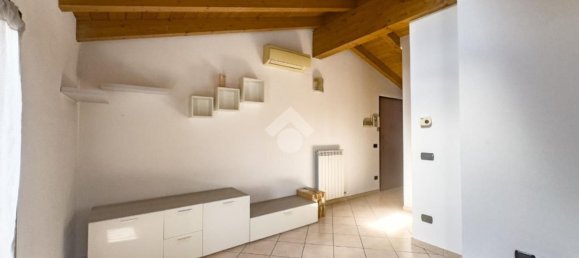 2-salle Appartement à Lissone, Italy No. 297012 8