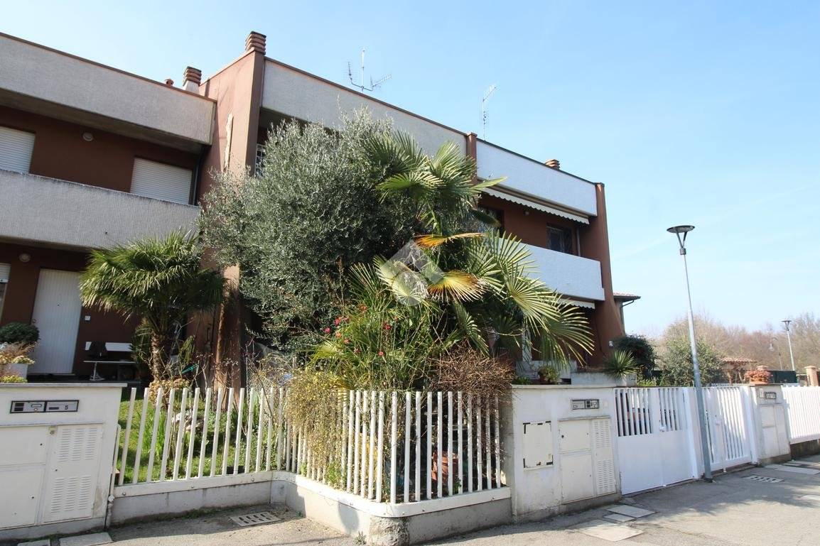 Casa de 3 dormitorios en Anzola dell'Emilia, Italy No. 397915