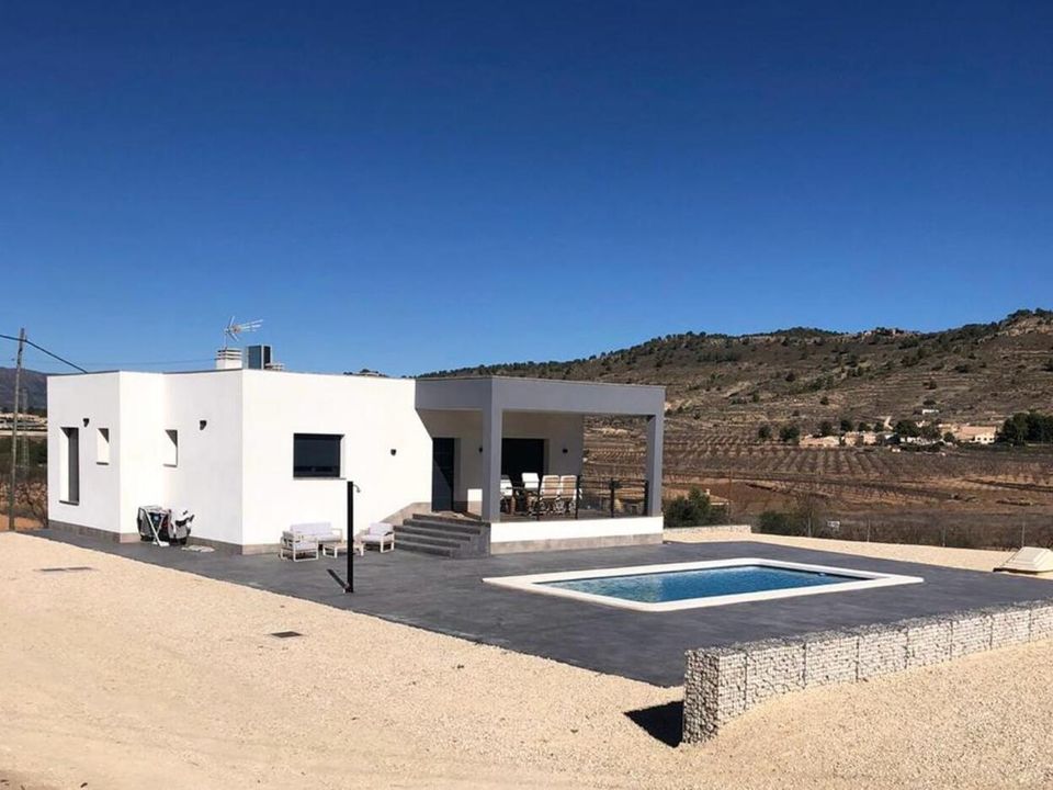 3 bedrooms Villa in Pinoso, Spain No. 281460