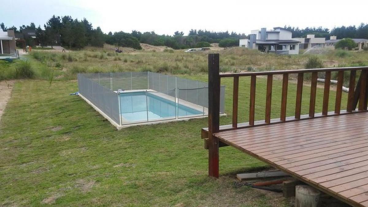 3 bedrooms House in Mar del Plata, Argentina No. 81553