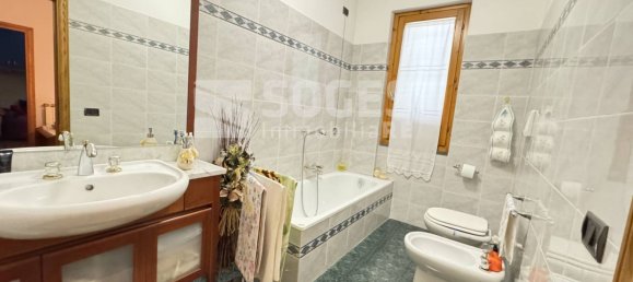 Дом с 5 спальнями в Реджелло, Италия № 355915 9