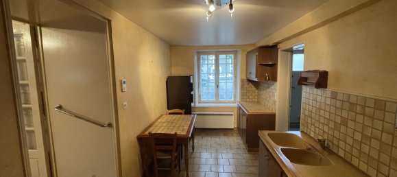 Casa de 3 dormitorios en Richelieu, France No. 214020 20