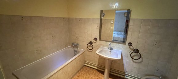 Casa de 3 dormitorios en Richelieu, France No. 214020 6