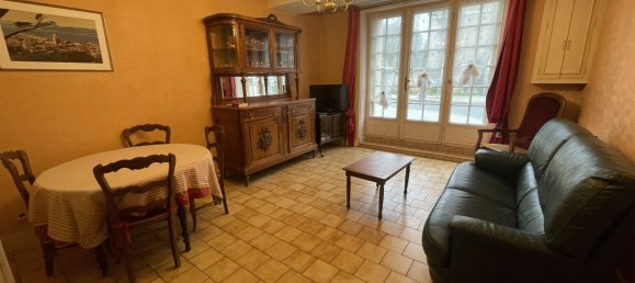 Casa de 3 dormitorios en Richelieu, France No. 214020 23