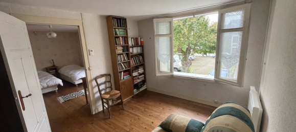 Casa de 3 dormitorios en Richelieu, France No. 214020 2