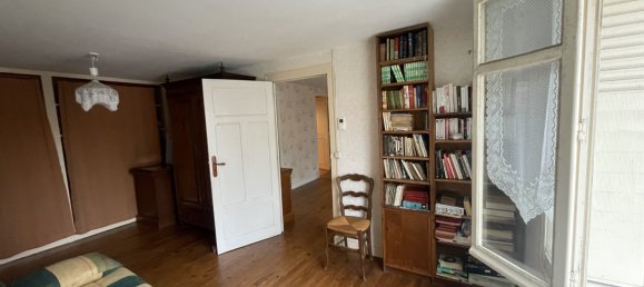 Casa de 3 dormitorios en Richelieu, France No. 214020 3