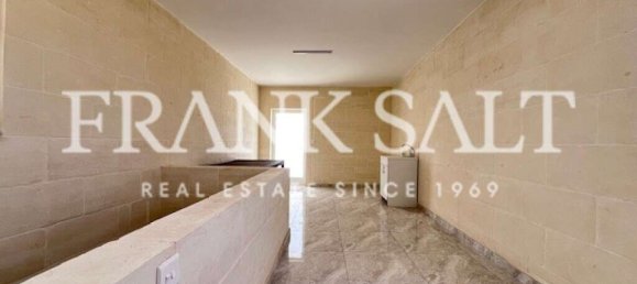 6 غرف نوم منزل في Xewkija, Malta رقم 896 18