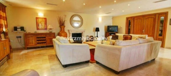 Дом с 10 спальнями в Бенальмадена, Испания № 137518 10